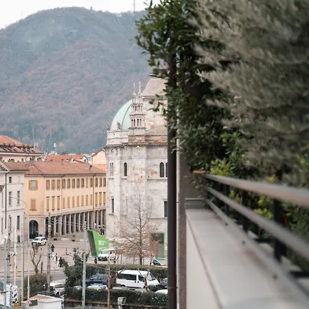 Апартаменты Esclusivo Duomo Con Terrazza Комо